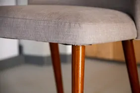 Cocktail-Stuhl Sitzfläche und Füße